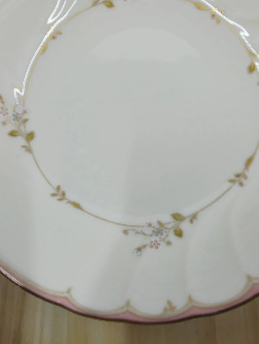 Mikasa Monticello Pattern Cream Coupe Soup Bowl Gold Accent Pink Rim Floral Vine